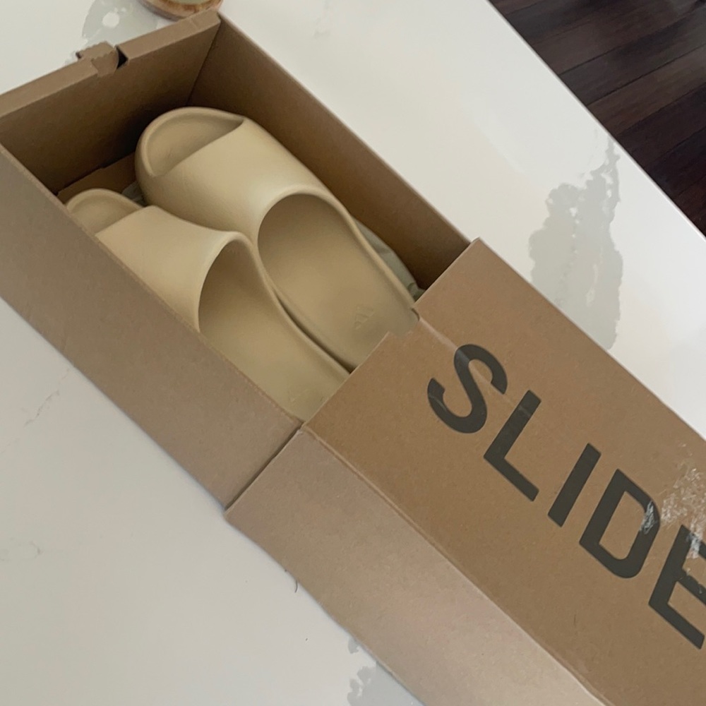 Yeezy slides BONE